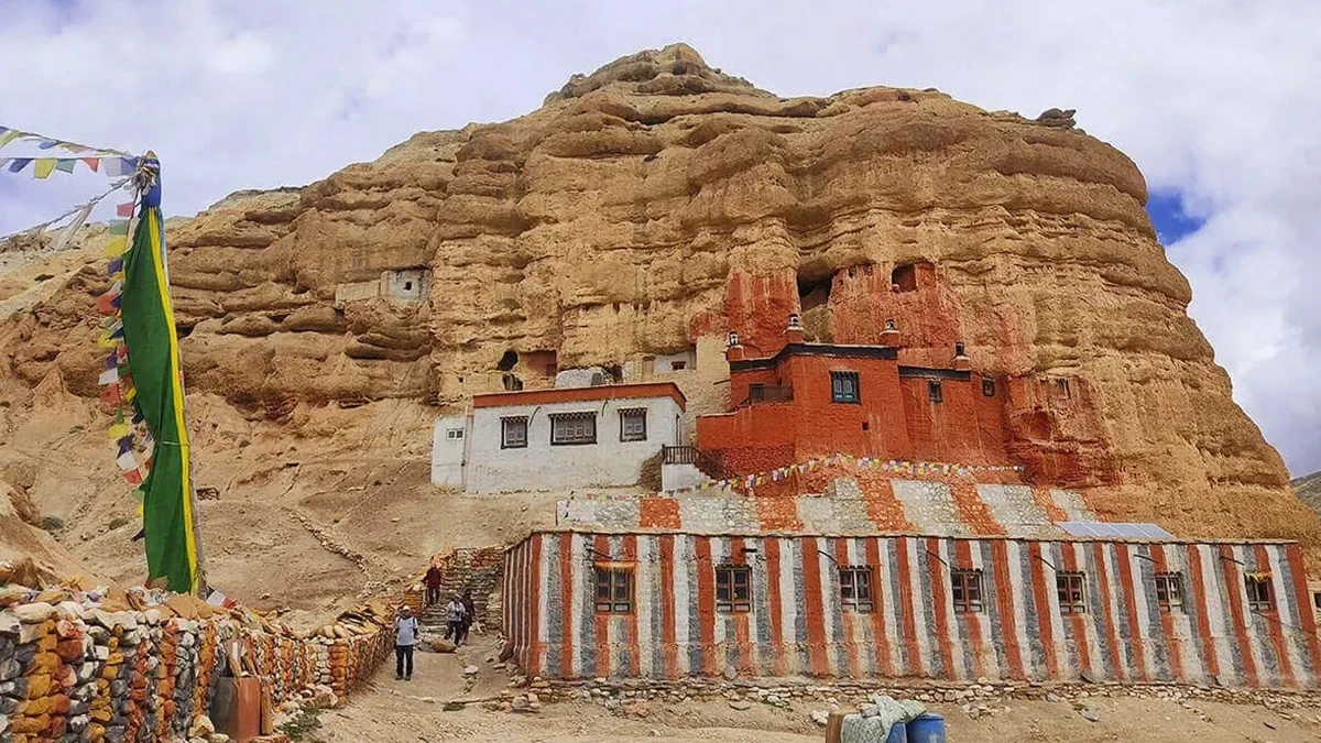 Cave in Mustang