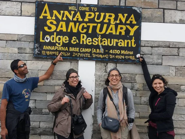 Catarina mira, mariana and maria